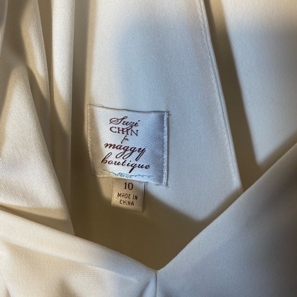 Suzi Chin Maxi Length V Neck Formal Pleated White Dress size 10 - Picture 10 of 12